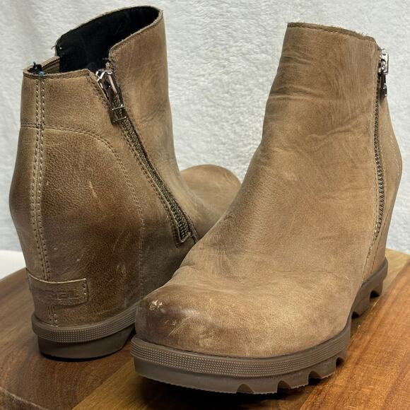 Sorel‎ Joan of Arctic Wedge II Zip Booties Woman's 10.5 Tan Leather Hidden Wedge - Picture 1 of 12